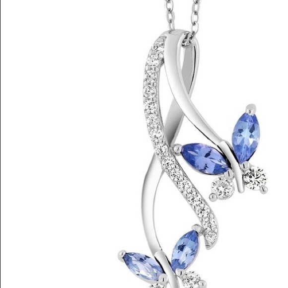 Beautiful necklace - Picture 3 of 6